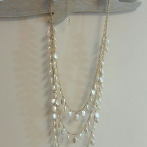 Gorgeous 3 tiered accent necklace